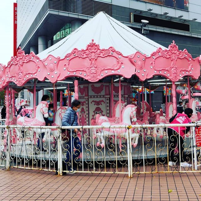 新光三菱台北天母店にあるメリーゴーランド