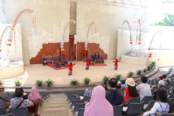 野外ステージ