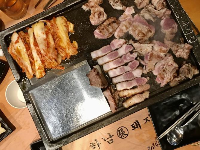 河南(ハナム)テジチッのサムギョプサル