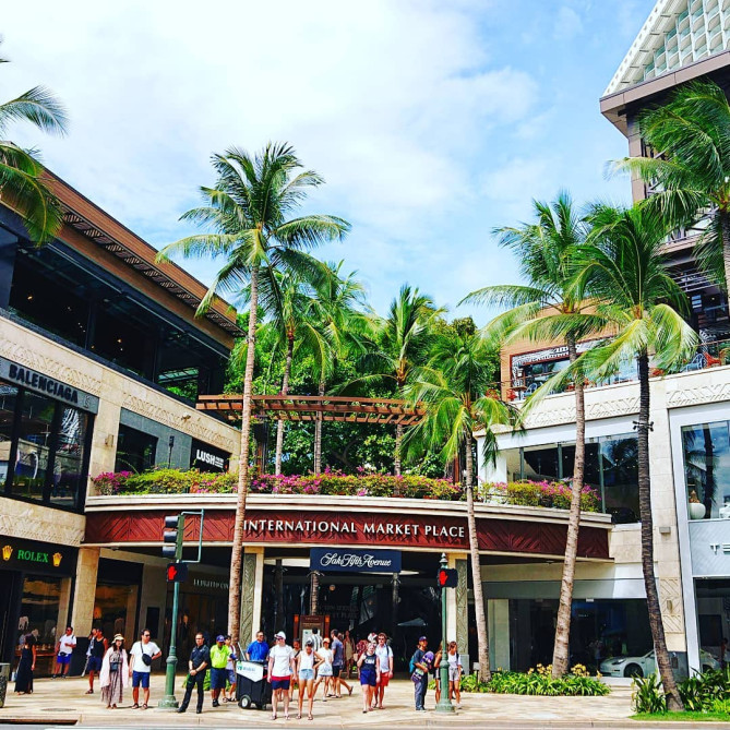 インターナショナルマーケットプレイス