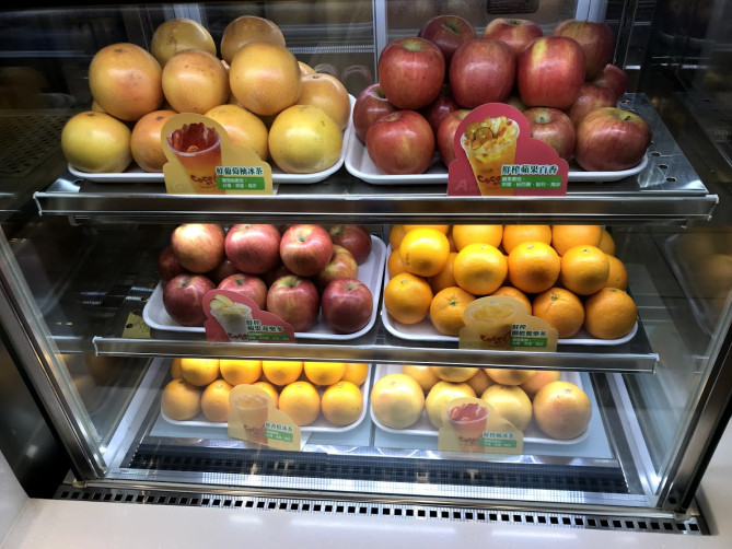 ドリンクスタンドのフルーツ