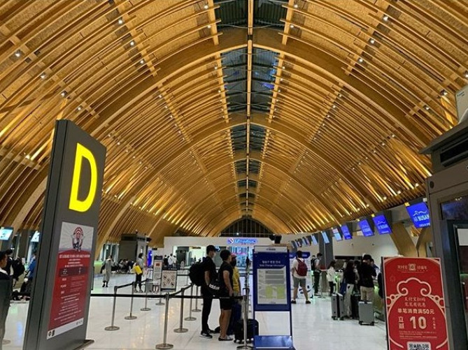 マクタン・セブ国際空港チェックインカウンター