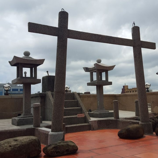 林百貨店の6階にある末広社