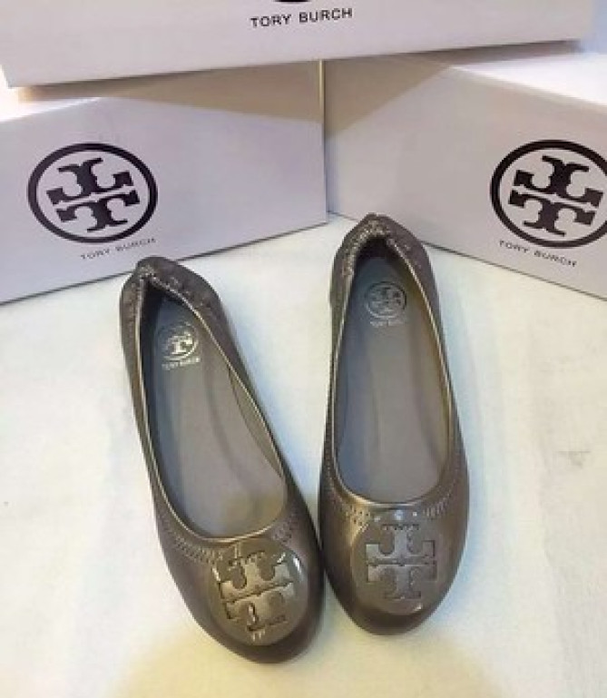 トリー・バーチのフラットシューズ