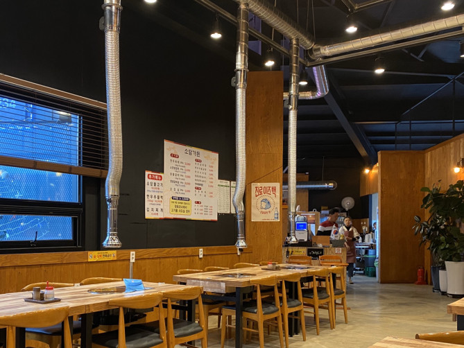 韓国の食堂の様子