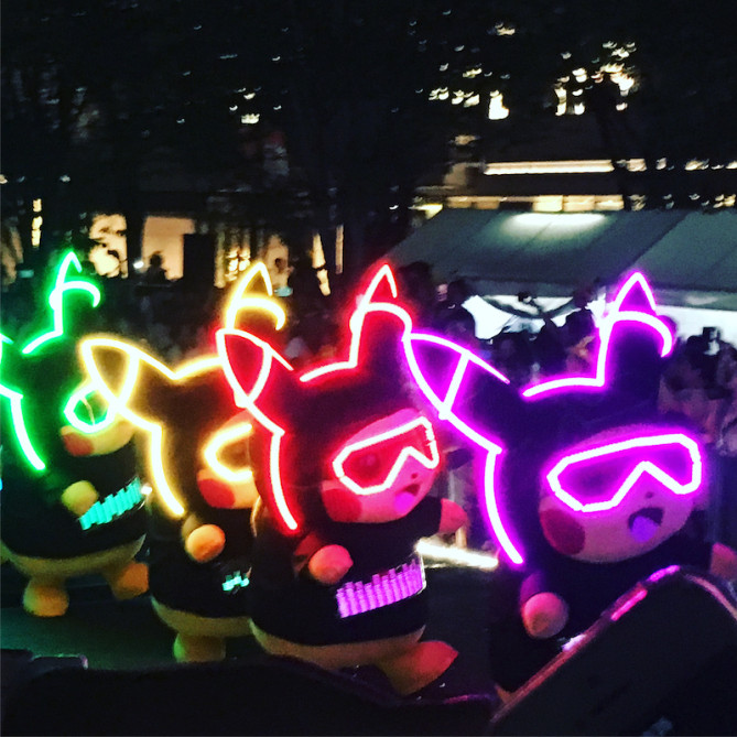 夜のピカチュウ大行進
