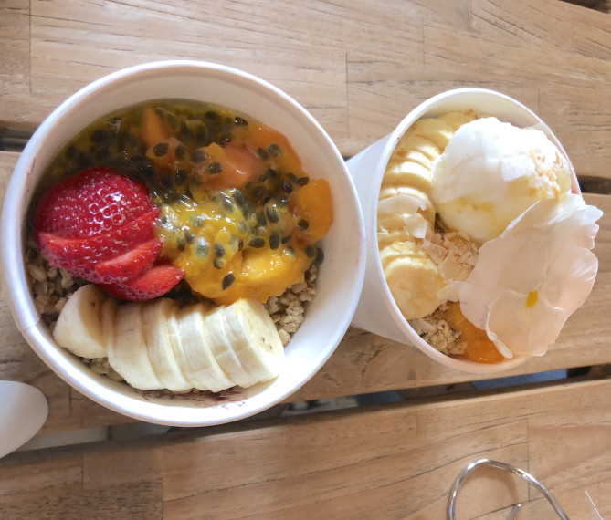 アイランドヴィンテージコーヒーのアサイーボウル