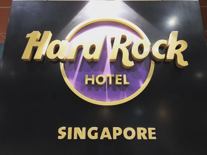ハードロック・ホテル・シンガポール　看板