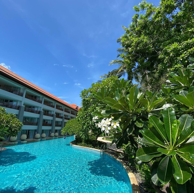 コンラッド・バリ アクセス