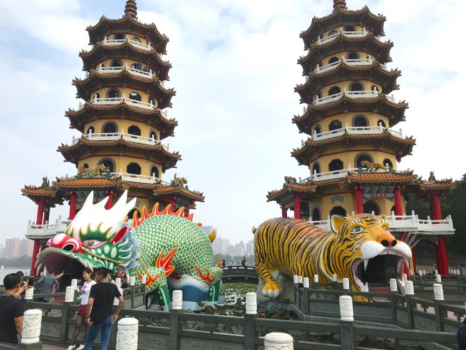 龍虎塔