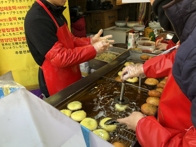 南大門市場のチャプチェホットク