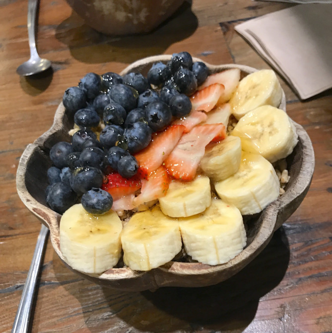 アイランドブリューコーヒーハウスのアサイーボウル