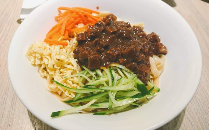 炸醤麺