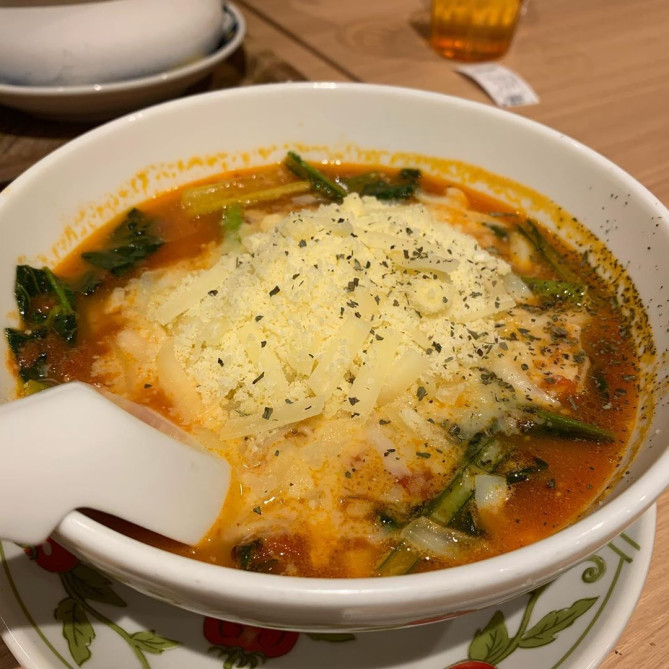 太陽のトマト麺 withチーズ　新宿ミロード店