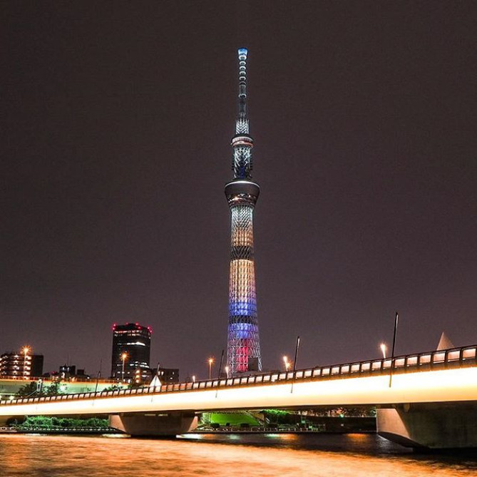 東京スカイツリーと夜景