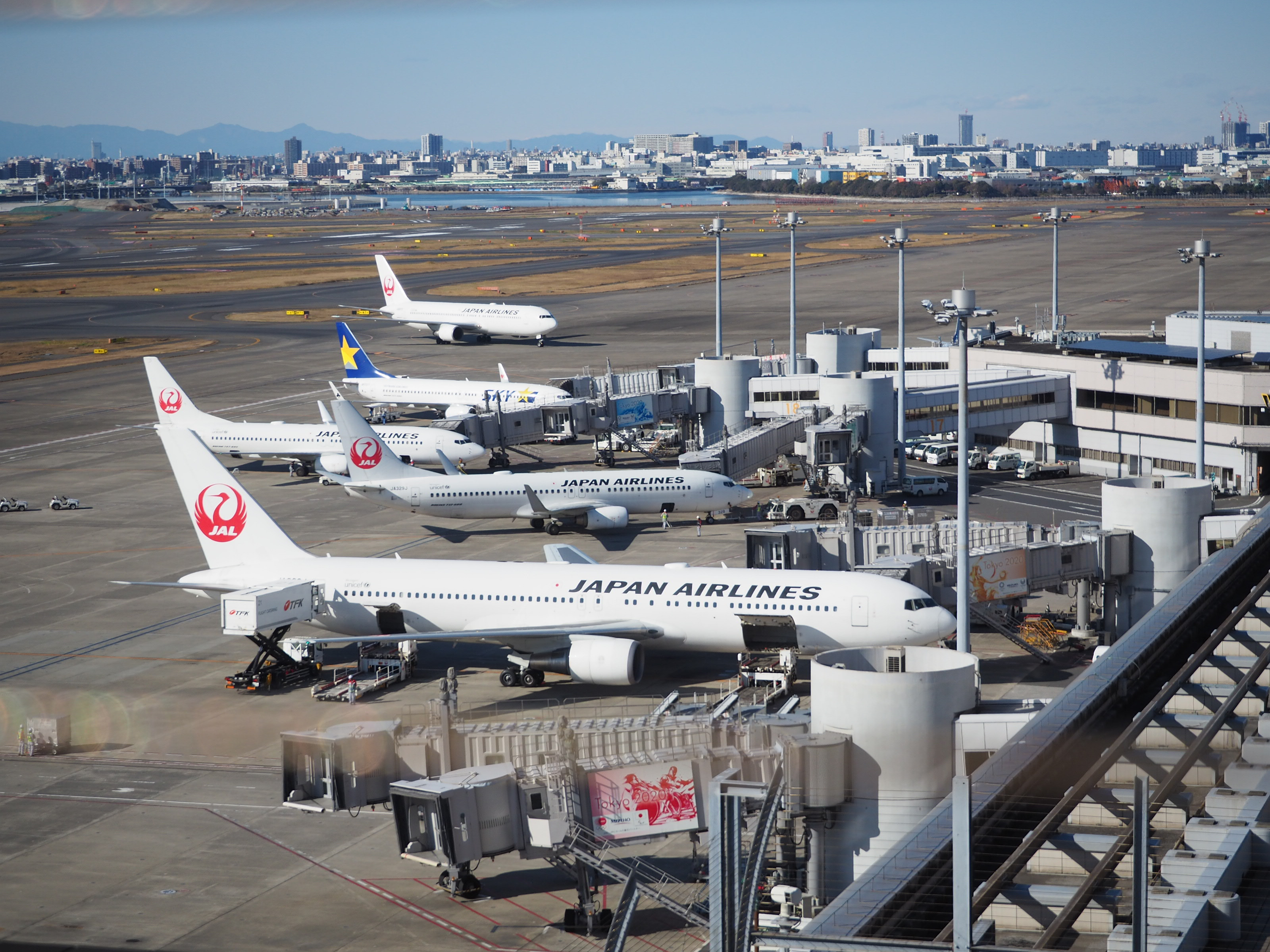 決定版 羽田空港のリムジンバスまとめ 発着場所 料金 バスの種類 利用方法も