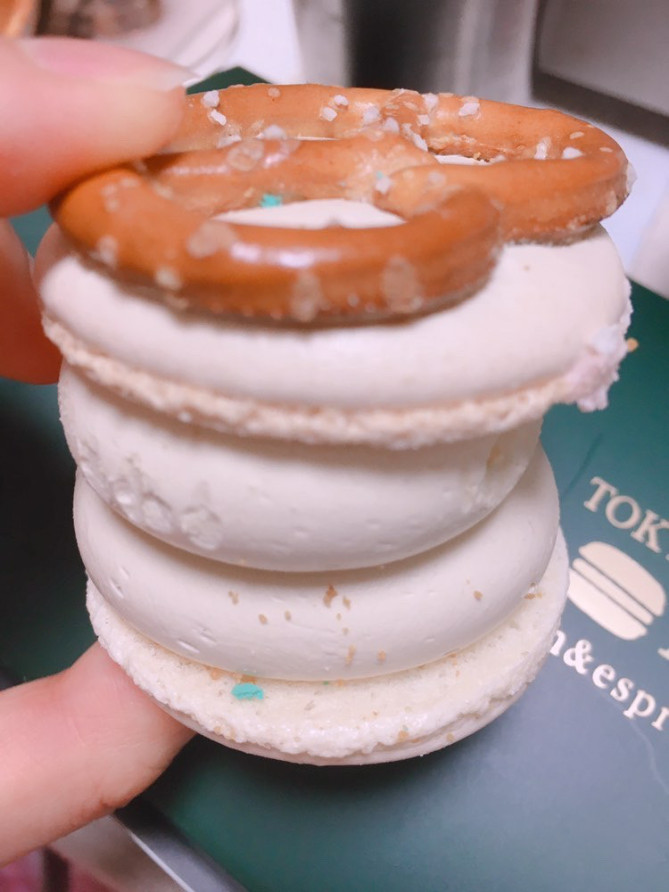 ソルティーキャラメルマカロン