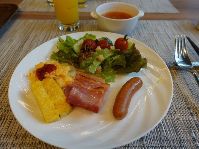 レイクサイドグリルの朝食ビュッフェ