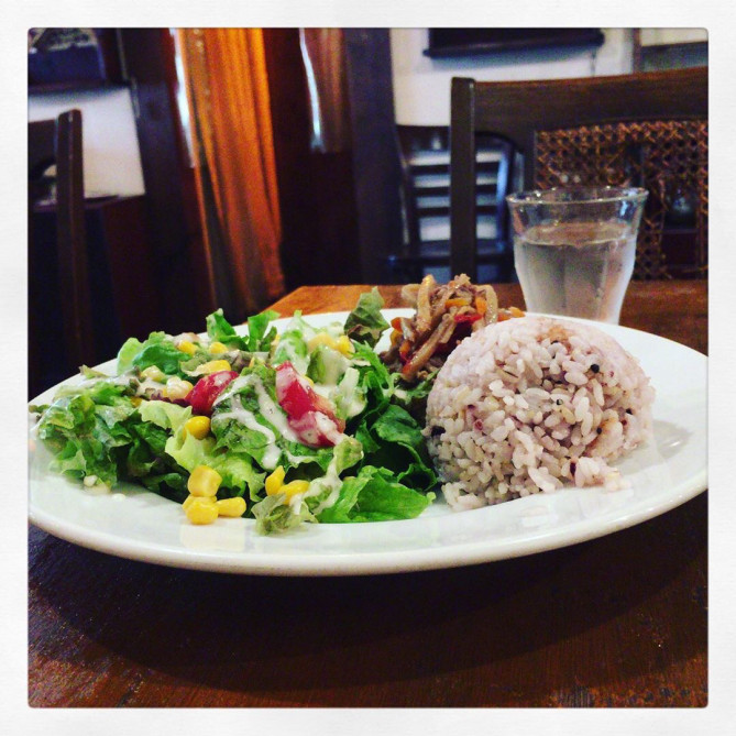 お楽しみの日替わりプレート コンシールカフェ 宮益坂