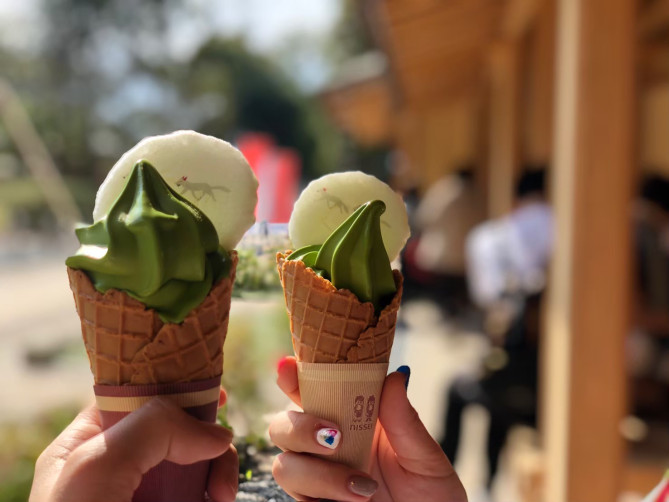 甘味処「京豆庵」の抹茶ソフト