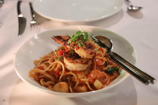 abaca restaurant（アバカレストラン）海老のトマトパスタ