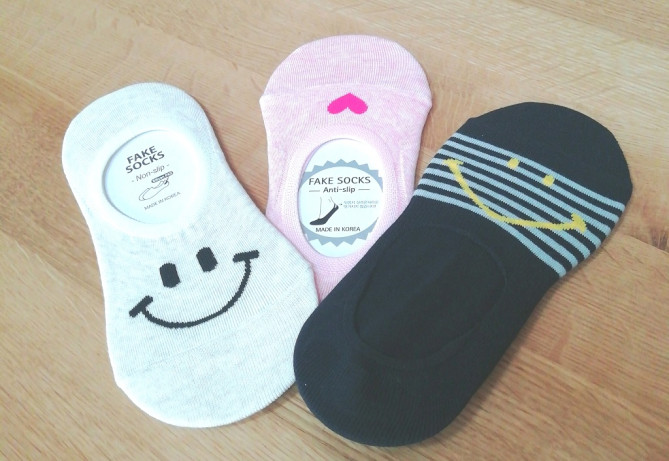 1足900ウォンから購入できるかわいい靴下