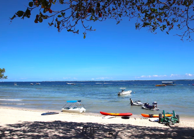 セブ島のビーチ（快晴）