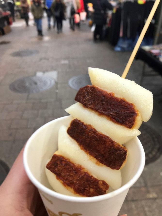 もちチーズ（練乳がけ）明洞のローカルおやつ