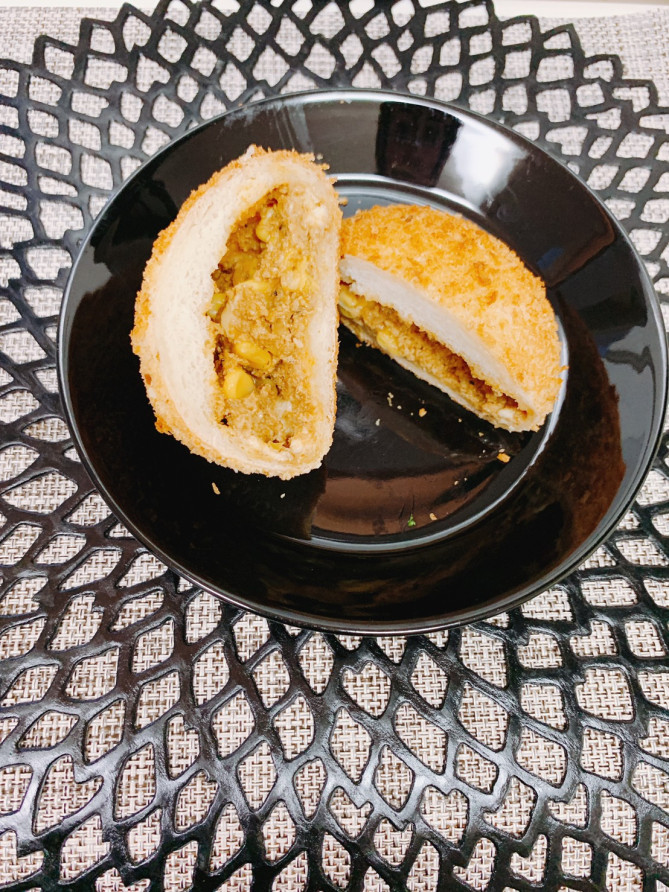 ロブションのカレーパン