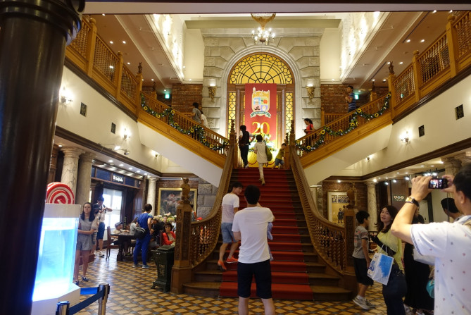 白い恋人パーク館内の様子