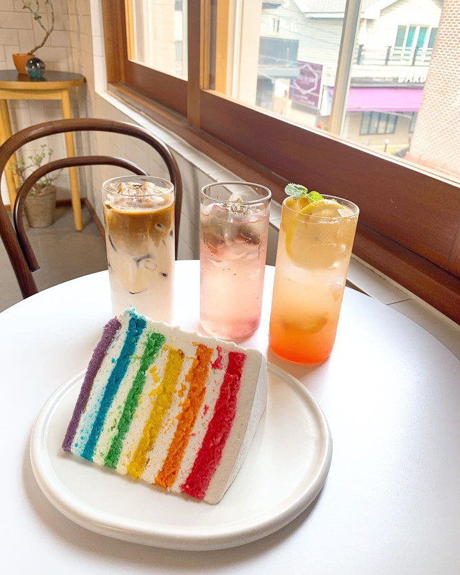 元祖レインボーケーキ