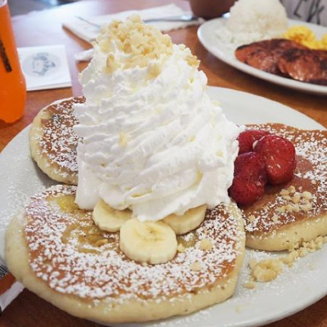 ハワイ 絶対食べたいパンケーキ5選 ワイキキ カラカウア通りから徒歩圏内の人気店まとめ