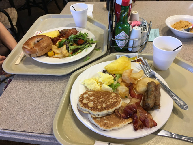 エンバシースイーツホテルの朝食