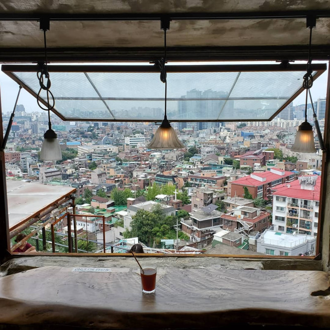 梨泰院の街並みを見渡せるカフェtheroyalfoodanddrink