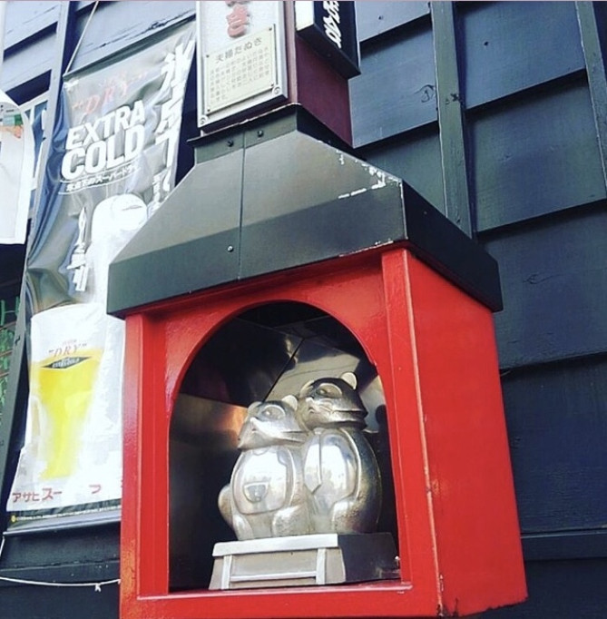 浅草の隠れパワースポットたぬき通りのお狸様