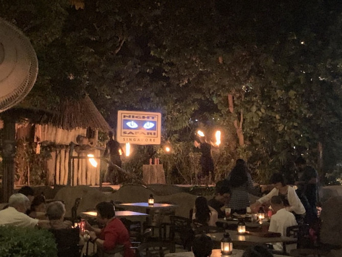 トゥンブアカ戦士ファイヤーショー