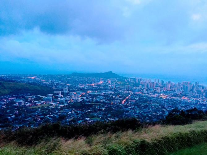 タンタラスの丘の夜景ツアー