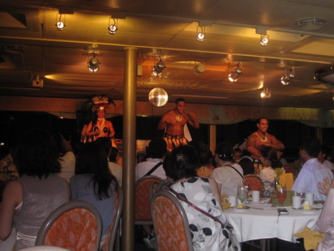 ダンスショーでのおもてなし