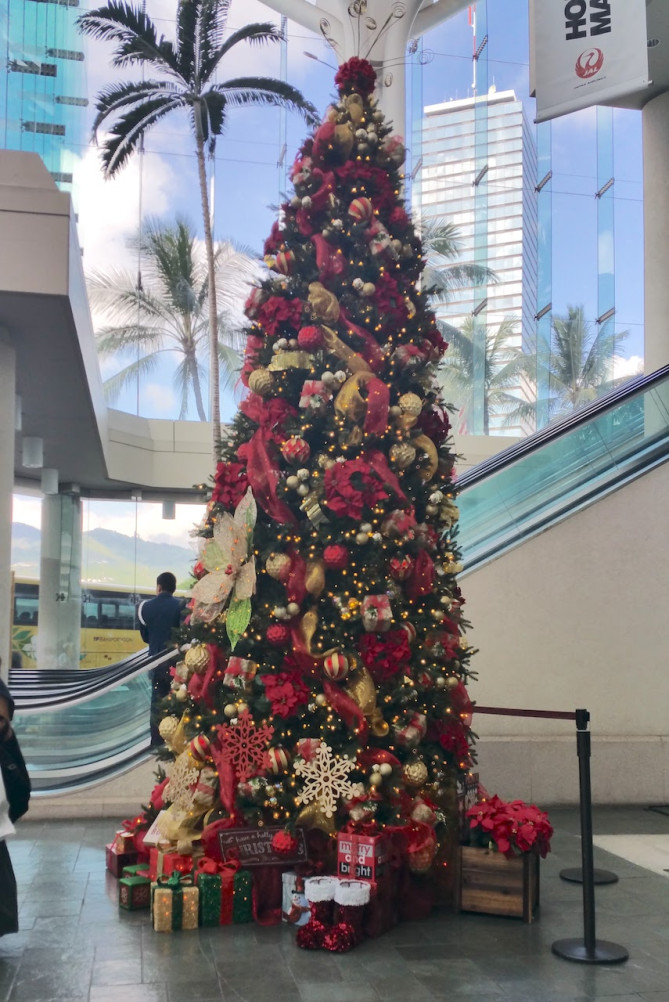ハワイ・コンベンションセンターのクリスマスツリー