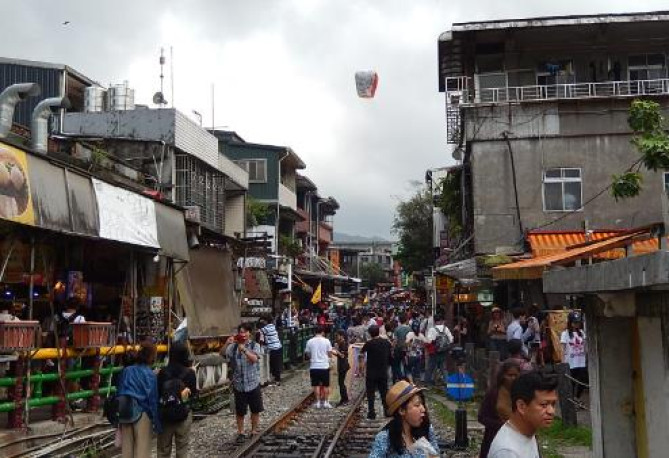 駅の周りがランタン屋さん
