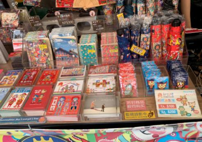 彩虹眷村はお土産もカラフルでかわいい