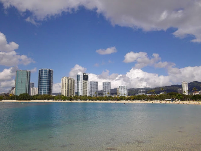 暮らすように滞在するならコンドミニアム（カカアコのコンドミニアム）