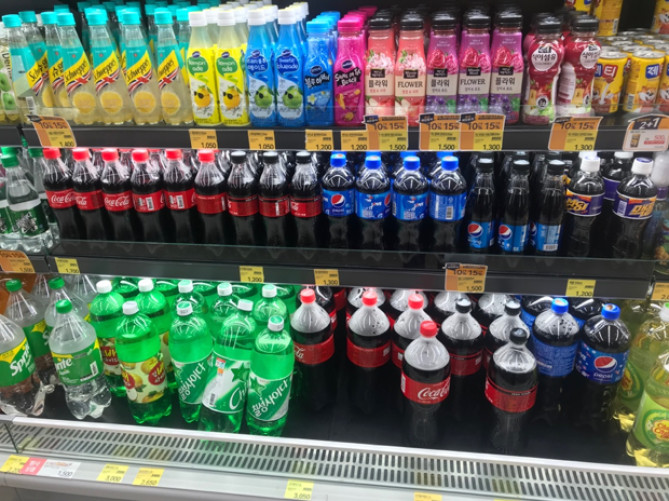 マート内の飲料コーナー