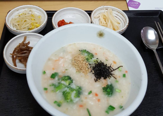 ブロッコリーとエビのおかゆ