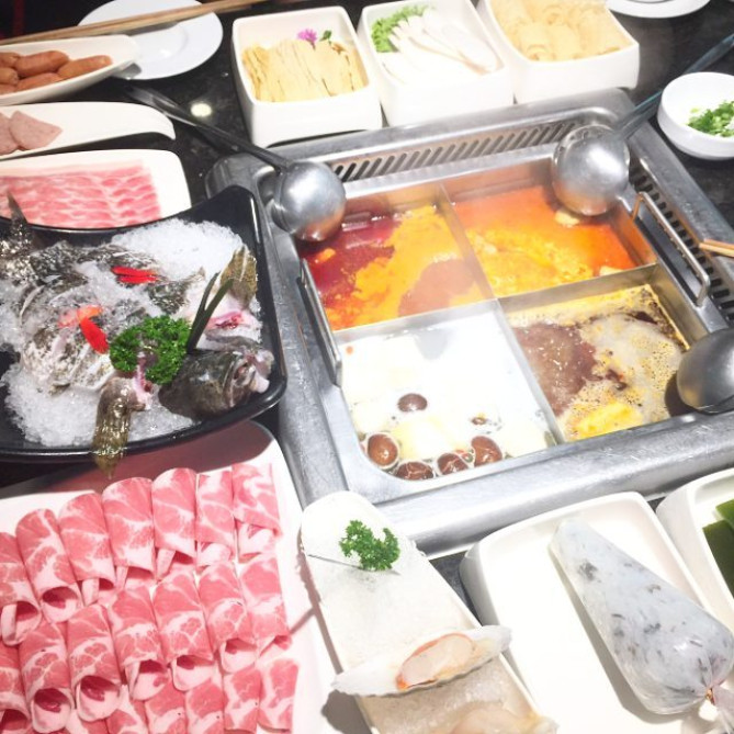 4種類のスープが選べる火鍋のハイディラオ