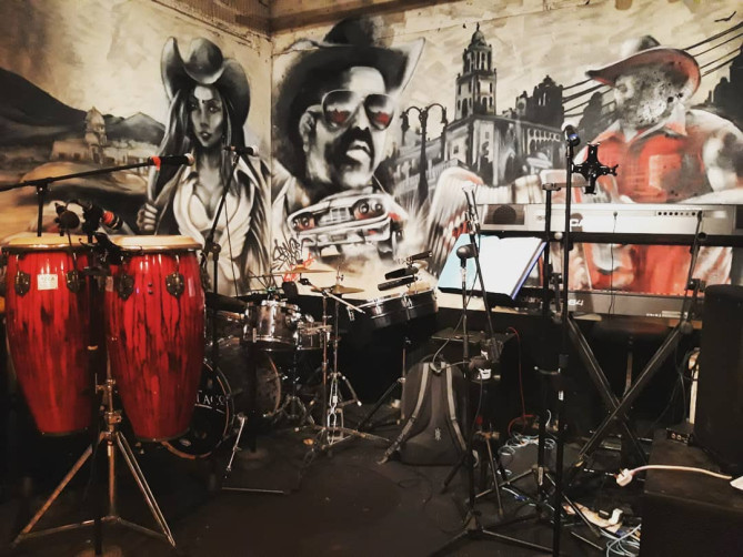 ライブ音楽も楽しめるセニョール・タコ