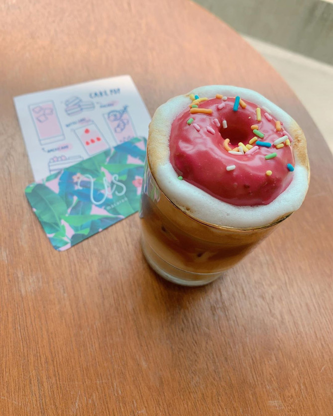 SNS映え抜群のドーナツラテ