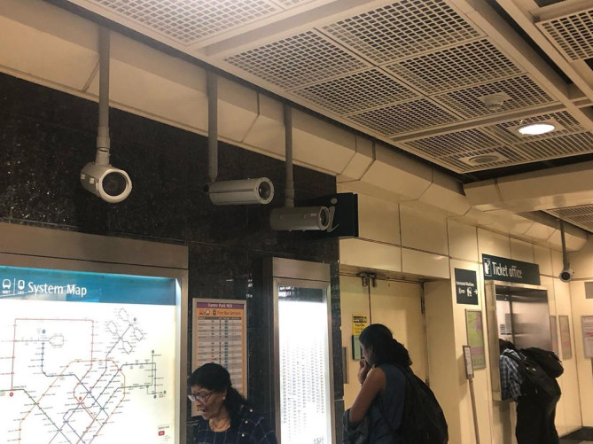 いたるところにあるCCTV(監視カメラ)
