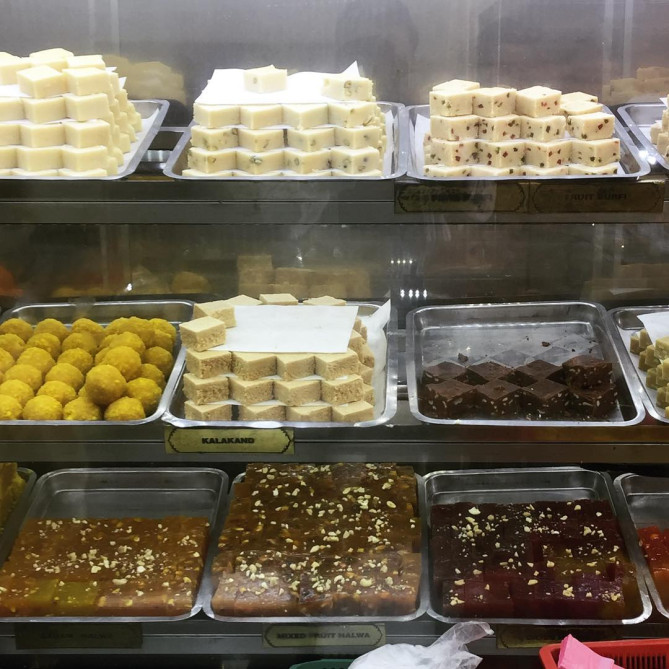 ミルクケーキのような味のバルフィ