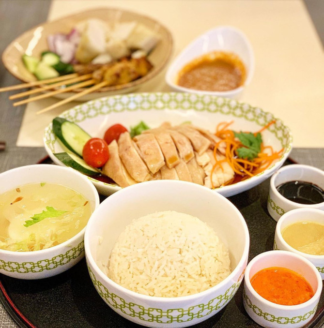 チャターボックスの高級チキンライス